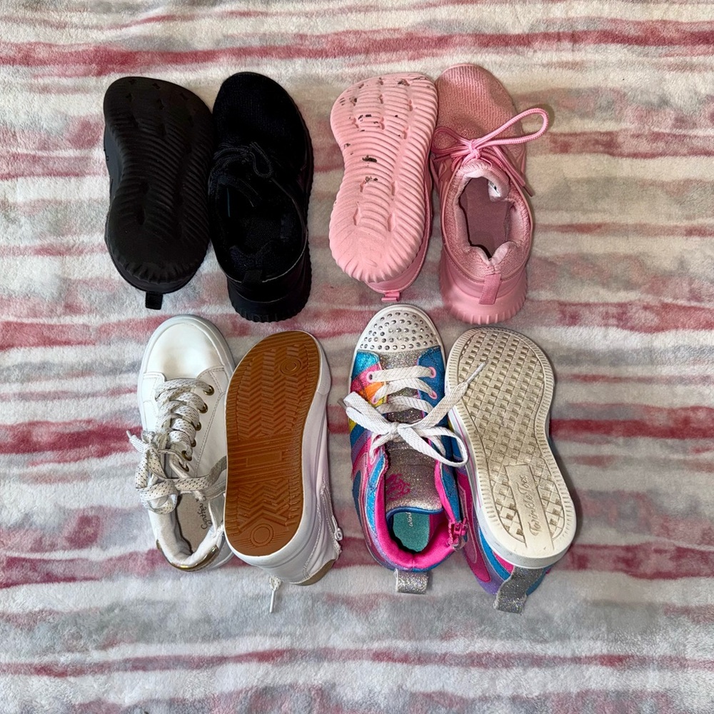 Stylish Kids Sneakers - 4 pairs sz1